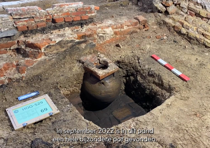 Vergroot de foto: Bodemvondst Thaise Martavaan