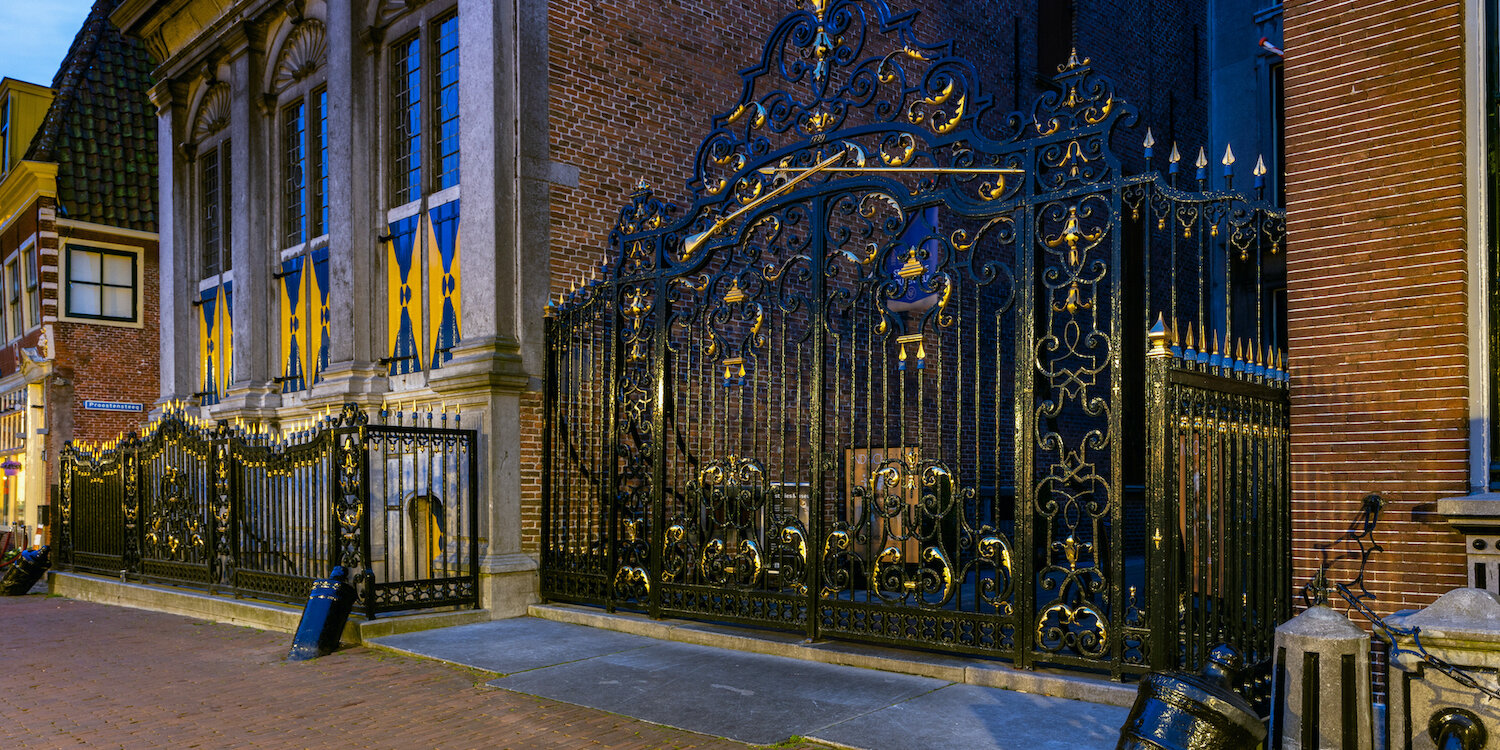 Museumhekken in de avond