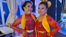 2 danseressen van dansgroep Cakrawala Nusantara