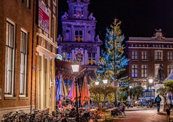 Roode Steen in kerstsfeer met kerstboom en ijsbaan